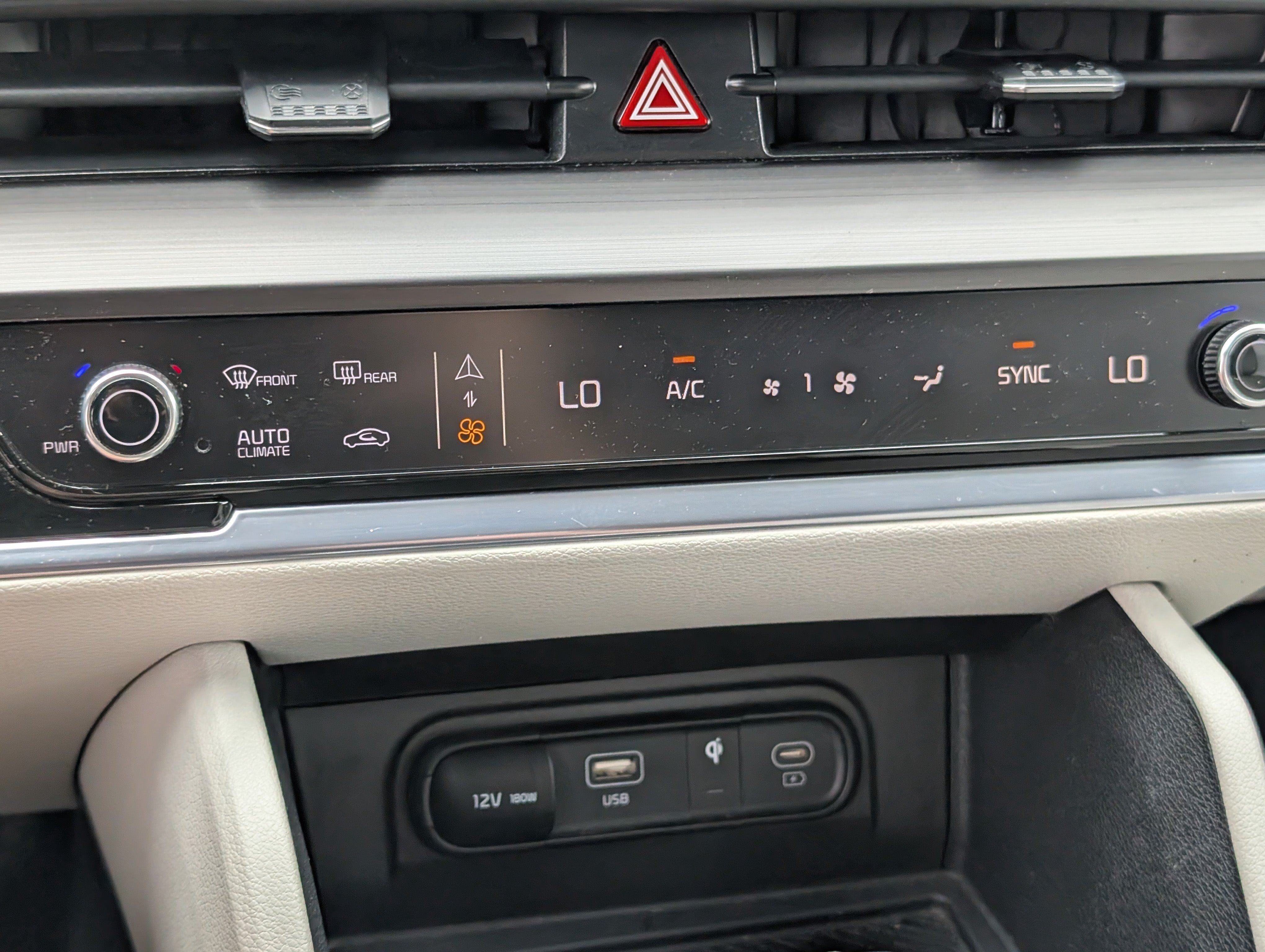 Used 2025 Kia Sportage EX FWD image 20