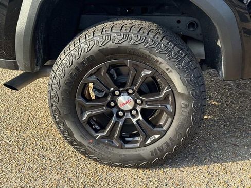 Used 2024 GMC Canyon Elevation w/ Convenience Package image 5