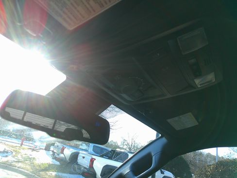 Used 2019 Toyota Tacoma TRD Off-Road w/ Exterior Package image 28