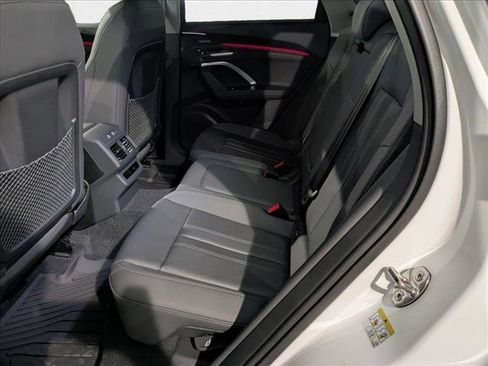 New 2025 Audi Q5 Premium Plus image 17