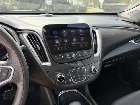 Used 2024 Chevrolet Malibu LT image 21