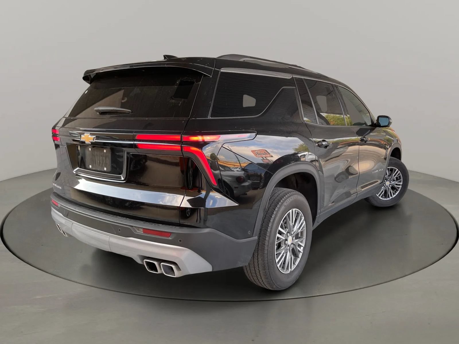 Used 2025 Chevrolet Traverse LT w/ Enhanced Driving Package FWD image 5