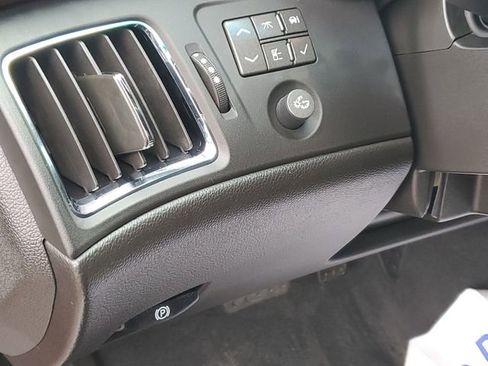 Used 2009 Cadillac CTS 3.6 w/ Wood Trim Package image 8