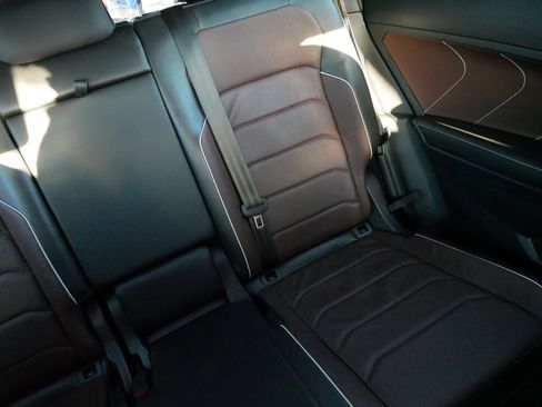 Used 2024 Volkswagen Tiguan SEL R-Line image 14