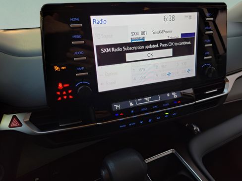 Certified 2023 Toyota Sienna LE image 17