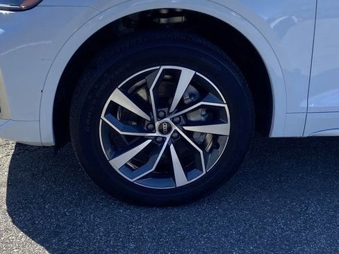 Certified 2023 Audi Q5 2.0T Premium Plus w/ Premium Plus Package image 9