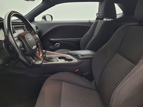Used 2019 Dodge Challenger SXT RWD image 17