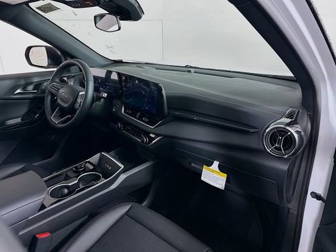 New 2026 Chevrolet Equinox LT w/ Convenience Package II image 30