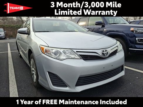 Used 2014 Toyota Camry SE image 1