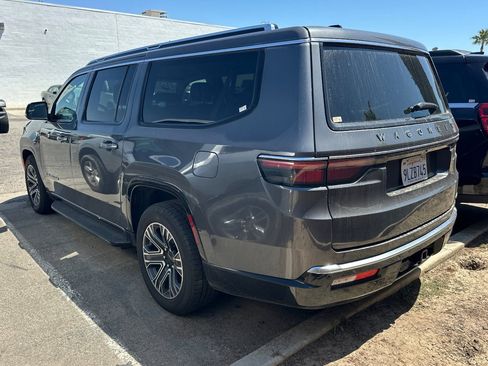 Used 2024 Jeep Wagoneer L Series II w/ Flexible Seating Group AWD/4WD image 5