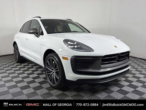 Used 2024 Porsche Macan AWD/4WD image 1