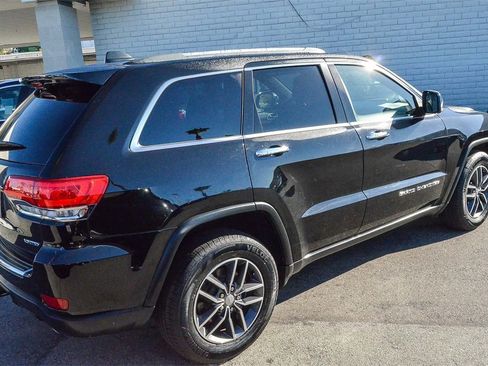 Used 2017 Jeep Grand Cherokee Limited w/ Trailer Tow Group IV image 6