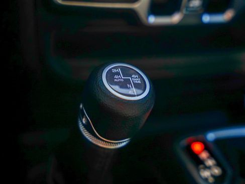 Used 2022 Jeep Gladiator Willys image 19