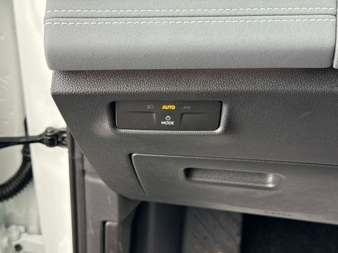 New 2026 Volkswagen Tiguan SE image 30