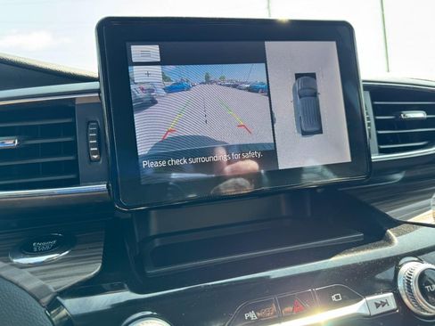 Used 2022 Ford Explorer Limited w/ Equipment Group 301A image 23