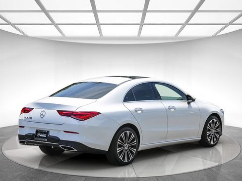 Used 2023 Mercedes-Benz CLA 250 image 4