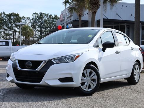 Used 2020 Nissan Versa S image 1
