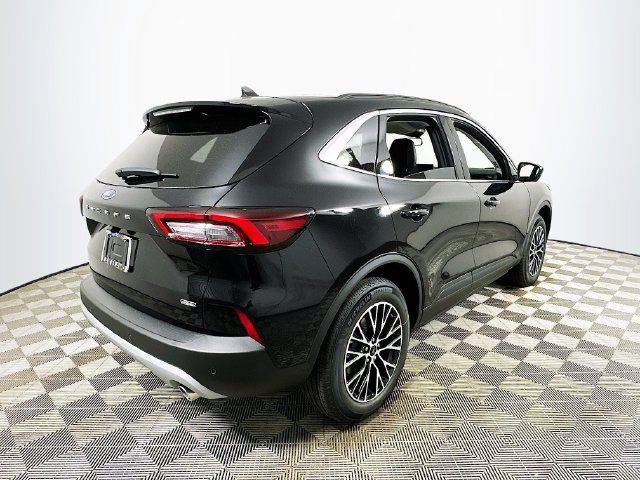 Used 2025 Ford Escape SE w/ PHEV Premium Package FWD image 3
