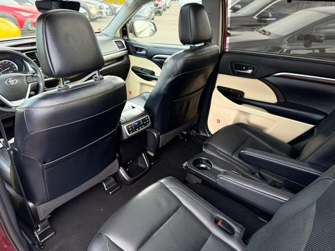 Used 2019 Toyota Highlander Limited Platinum AWD/4WD image 15