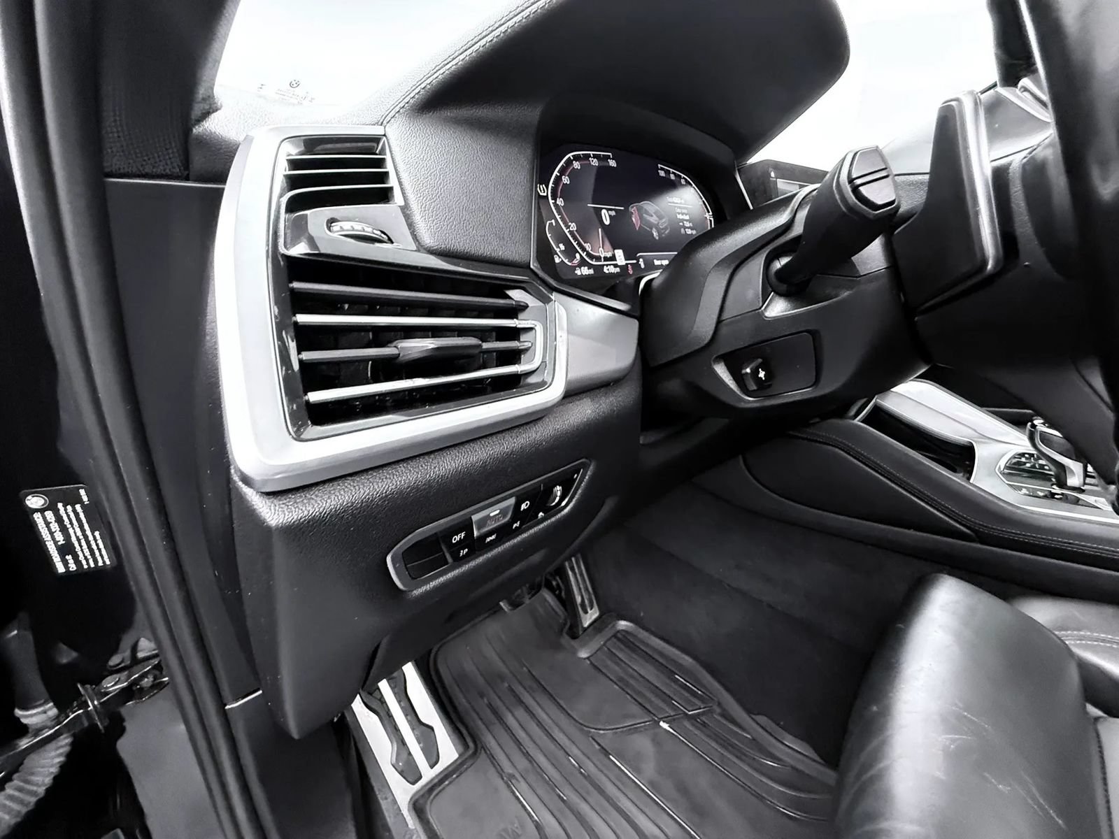 Used 2023 BMW X6 xDrive40i w/ M Sport Package AWD/4WD image 34