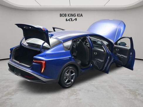New 2026 Kia K4 FWD image 12