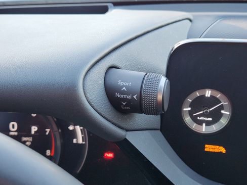 Certified 2022 Lexus ES 350 F Sport image 38