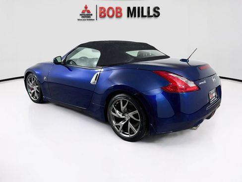 Used 2016 Nissan 370Z Touring Sport RWD image 5
