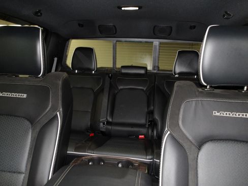 Used 2025 RAM 1500 Laramie AWD/4WD image 10