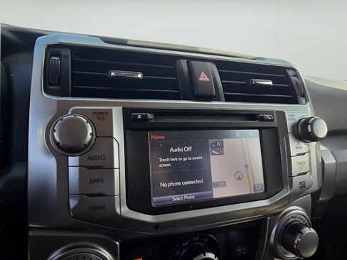 Used 2014 Toyota 4Runner SR5 AWD/4WD image 17