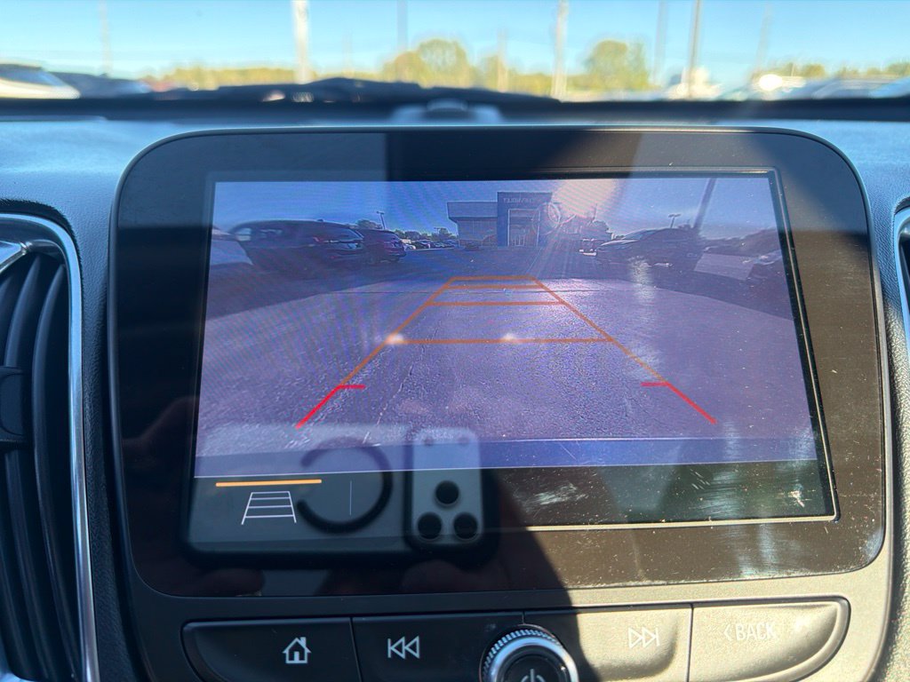 Used 2020 Chevrolet Malibu Premier FWD image 20