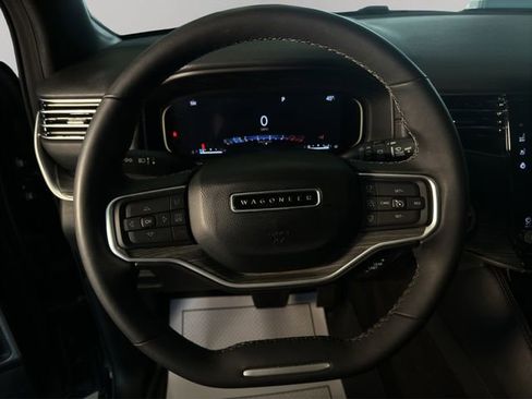 Used 2024 Jeep Wagoneer L Series III w/ Flexible Seating Group image 13