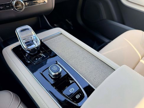 New 2026 Volvo XC90 B6 Plus w/ Protection Package Premier image 22