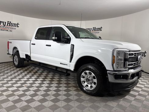Used 2024 Ford F250 XLT w/ FX4 Off-Road Package image 3
