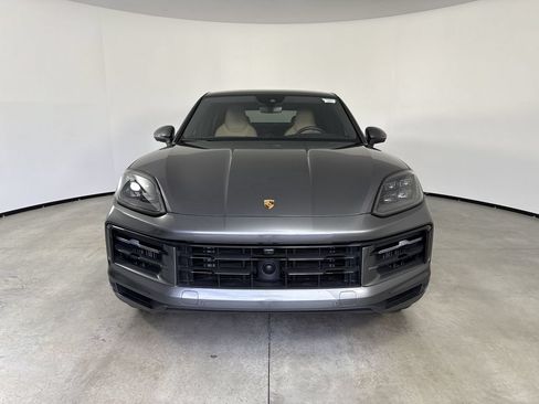 Certified 2024 Porsche Cayenne Coupe AWD/4WD image 10