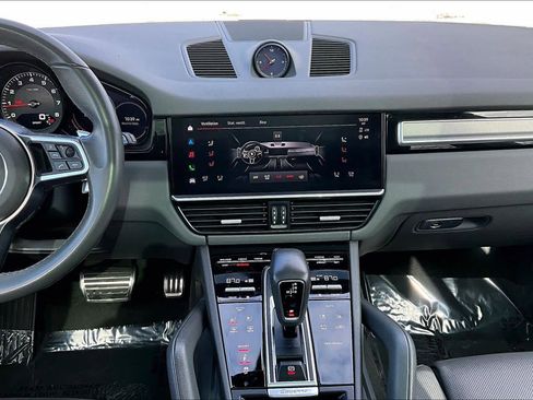 Used 2022 Porsche Cayenne S image 7