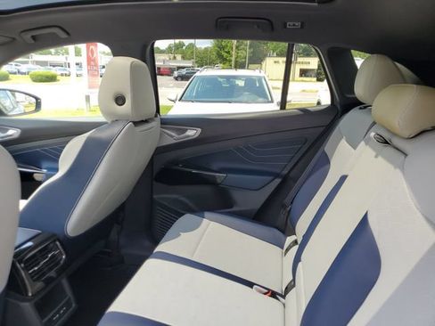 Certified 2025 Volkswagen ID.4 Pro S AWD/4WD image 16