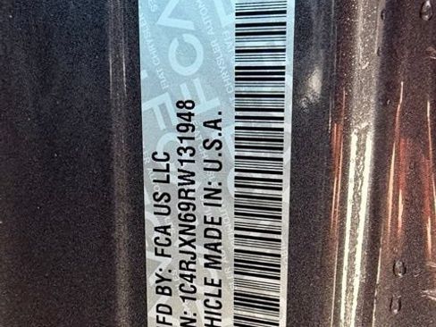 Used 2024 Jeep Wrangler Unlimited AWD/4WD image 34