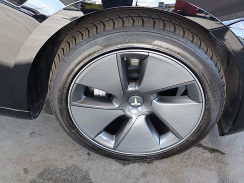 Used 2023 Tesla Model 3 Standard Range image 37