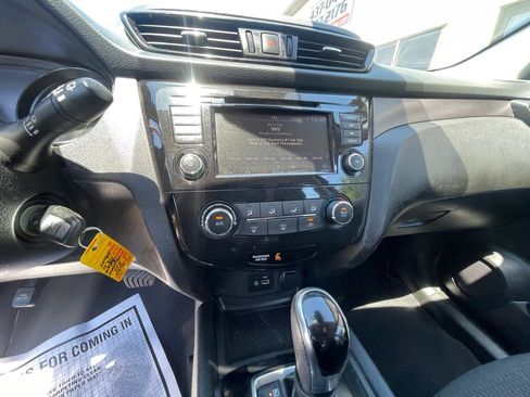 Used 2020 Nissan Rogue Sport S w/ Appearance Package AWD/4WD image 13