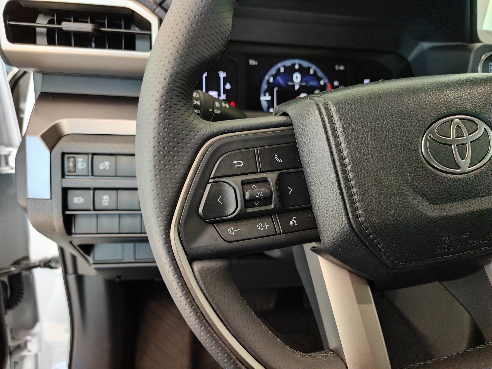 Used 2026 Toyota 4Runner SR5 RWD image 12