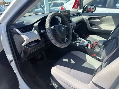 Used 2025 Toyota RAV4 XLE w/ Convenience Package AWD/4WD image 5