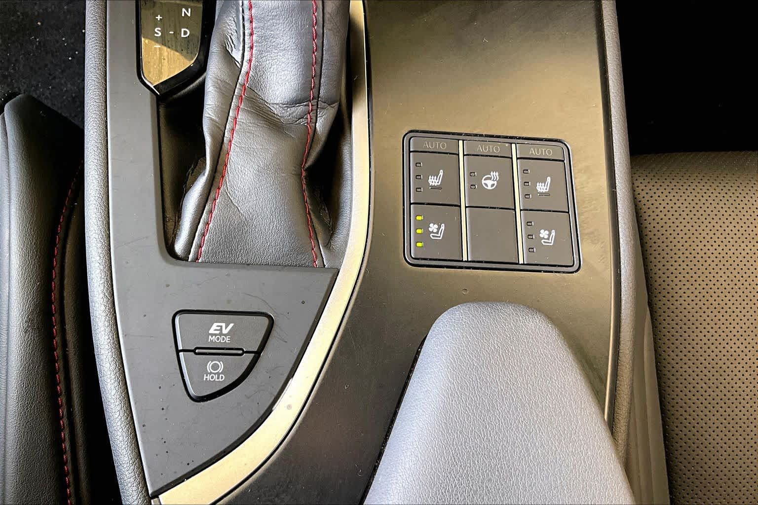 Used 2024 Lexus UX 250h F Sport FWD image 33
