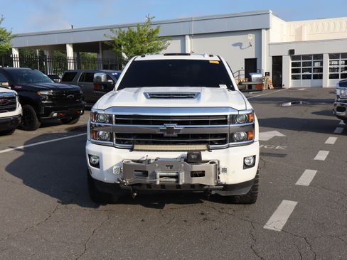 Used 2019 Chevrolet Silverado 2500 High Country w/ Duramax Plus Package AWD/4WD image 3