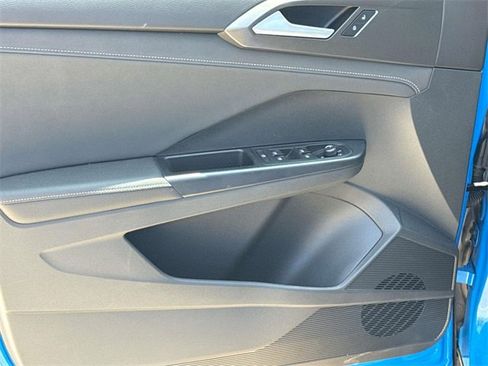 New 2025 Volkswagen Taos SE image 22