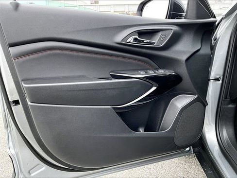 New 2026 Chevrolet Trax RS w/ Sunroof Package FWD image 25