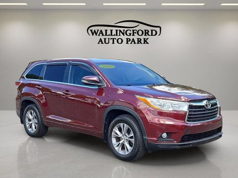 Used 2015 Toyota Highlander Plus AWD/4WD image 3