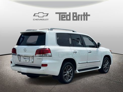 Used 2015 Lexus LX 570 4WD w/ Luxury Package image 4