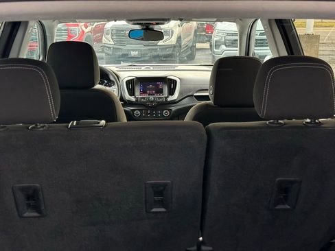 Used 2022 GMC Terrain SLE FWD image 9