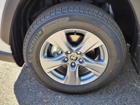 Certified 2025 Toyota RAV4 XLE image 17