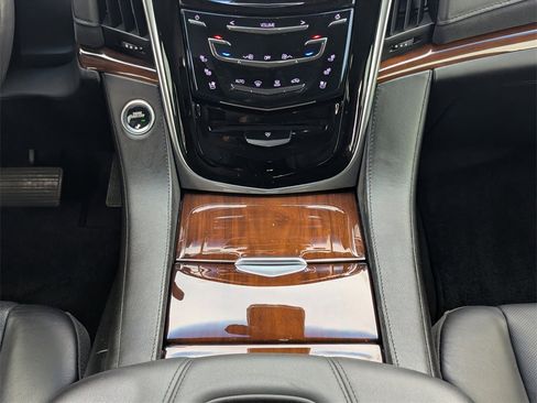 Used 2018 Cadillac Escalade ESV Premium Luxury image 21